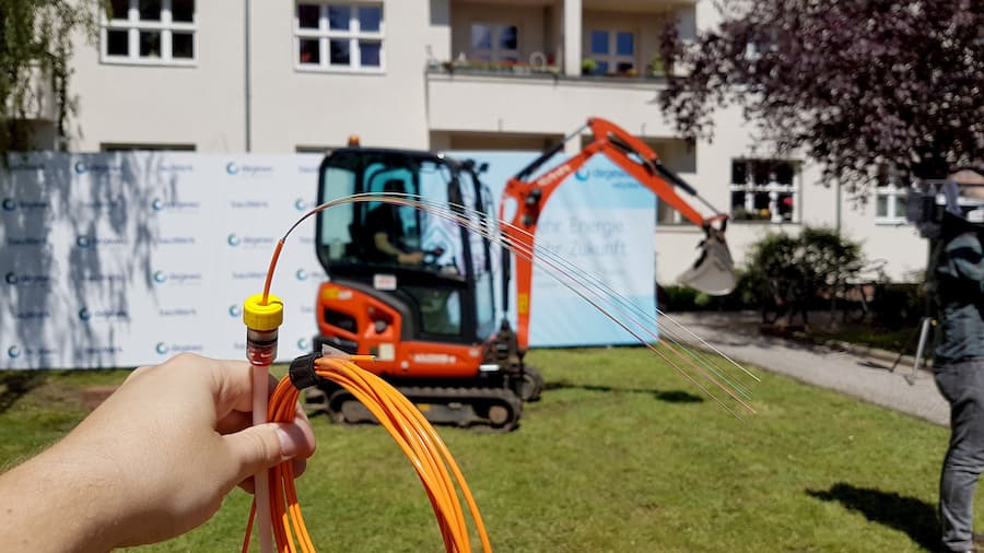 Berlin Vodafone Verlegt Das Glasfaser Kabel Bis Zum Haus Teltarif De