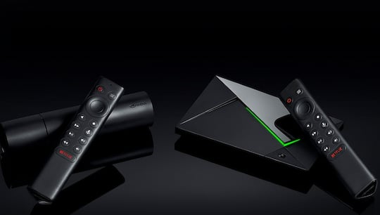 Nvidias neue Multimedia-Hardware: Shield TV (links) und Shield TV Pro