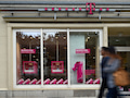 421 Telekom eigene Shops haben wieder geffnet.