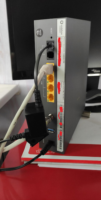 Die "Vodafone Station" von Arris ist ein Kabelrouter mit Anschlssen fr 4 LAN-Gerte, 1 Telefon (Buchse 2 ist aus) und einen USB-Speicher.