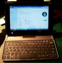 Acer Iconia WT1: Windows-Tablet in der Docking-Station mit Tastatur