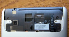 Slots fr Micro-SD- und SIM-Karte