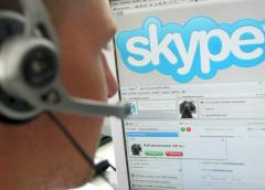 Skype ist ein Methode, um kostenlos miteinander zu telefonieren.