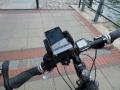 Nur so darf ein Handy beim Radfahren genutzt werden: Als Navi in einer Halterung