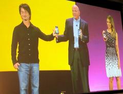 Joe Belfiore, Steve Ballmer und Jessica Alba bei der Prsentation von Windows Phone 8.