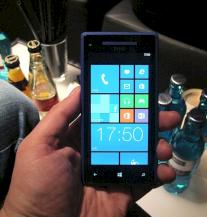 Das Windows Phone HTC 8X bei der Prsentation in Mnchen.