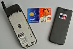 Die SIM-Karte im Scheckkarten-Format belegte die ganze Breite des Handys