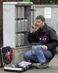 Der Zugang zum Kabelverzweiger der Telekom - hier ein altes Modell - wird fr die Wettbewerber eingeschrnkter mglich sein.