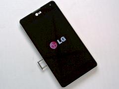 Das LG Optimus G wird mit einer Micro-SIM betrieben