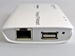 Fast-Ethernet-Anschluss und USB-Port