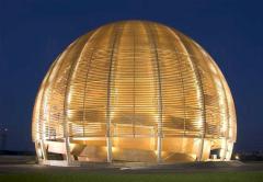 Europisches Kernforschungszentrum bei Nacht