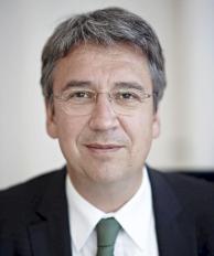 Andreas Mundt vom Bundeskartellamt sieht Probleme bei der Fusion von o2 und E-Plus