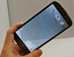 Wasserschaden: Samsung Galaxy S4 Active im Test abgesoffen