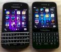Blackberry Q10 (links) und Blackberry Q5 (rechts) nebeneinander