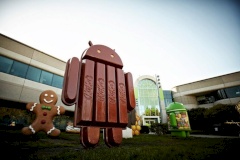 Der Park der Android-Versionen auf dem Google-Gelnde: Hier wurde der berraschende Codename von Android 4.4 bekannt gegeben.