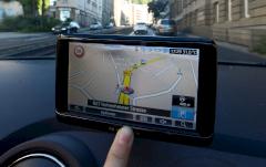 Ablenkung: Touchscreen statt Knpfe im Auto ist Sicherheitsrisiko