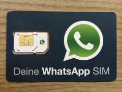 Die eigentliche SIM-Karte mit groem WhatsApp-Logo