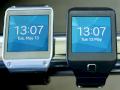 Drei Smartwatches mit einem Betriebssystem.