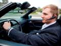 Mit einem Headset darf man whrend der Fahrt telefonieren