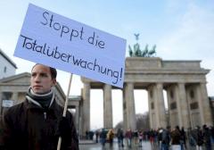 Proteste gegen die Vorratsdatenspeicherung vor dem Brandenburger Tor.
