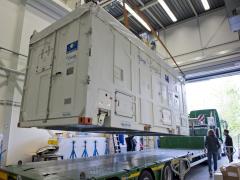 Container mit Galileo-Satelliten