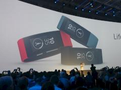 Das Sony SmartBand Talk SWR30