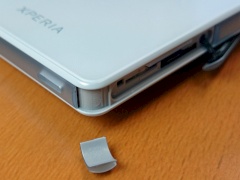 Eck-Element ist beim Sony Xperia Z3 Compact einfach abgefallen