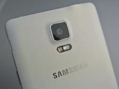Lederoptik, Kamera und Herzfrequenzmesser des Samsung Galaxy Note 4