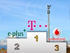 Siegertreppchen mit Logos von Telekom, Vodafone, E-Plus