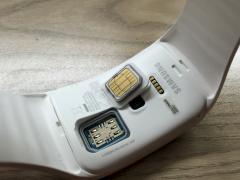 Die Samsung-Smartwatch nimmt auch eine Nano-SIM-Karte auf