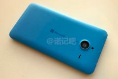 Das Lumia 1330 bekommt offenbar eine vergleichsweise groe Kamera-Linse