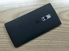 Rckseite des OnePlus 2 in Sandstone Black