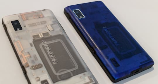 Das FairPhone 2 ist mit unterschiedlichen Backcover-Varianten erhltlich.