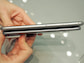 Die Seiten des Samsung Galaxy S7 Edge und Apple iPhone 6S Plus im Vergleich