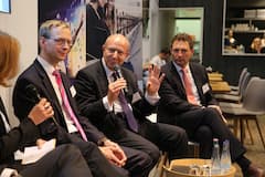 Hartmut Kremling (Vodafone, Mitte) diskutierte mit Stefan Koetz von Ericsson (rechts) und Dr. Jan Krancke (Telekom)