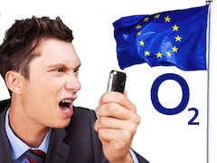 Mann mit Handy, EU-Flagge und o2-Logo