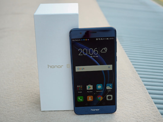 Honor 8 mit Dual-Kamera und Rckseite aus Glas auch in blauer Version zu haben