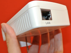 FRITZ!Powerline 1260E: Ein Gigabit-LAN-Anschluss auf der Unterseite