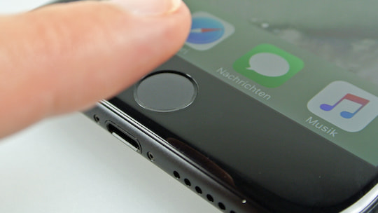 Der Fingerabdruck-Scanner beim Apple iPhone 7 Plus im Test