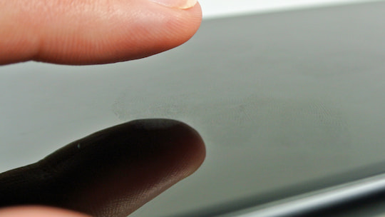 Fingerabdrcke auf dem Display des iPhone 7 Plus