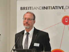 Roland Schfer, der Prsident Deutscher Stdte- und Gemeindebund, uert sich zur Gigabit-Gesellschaft