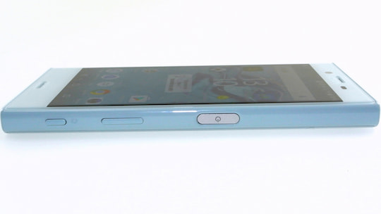 Sony Xperia X Compact in der Seitenansicht