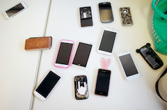 Wer ber die Investition in eine Hlle fr sein Smartphone nachdenkt, hat meistens die Qual der Wahl. (Symbolfoto)