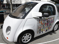 Ein selbstfahrendes Auto von Google aus eigener Entwicklung ist am Rande der Entwicklerkonferenz Google I/O zu sehen. (Symbolfoto)