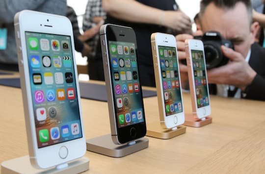 Apple stellt am 21.03.2016 in seinem Hauptquartier in Cupertino, USA, ein kleineres iPhone SE vor.