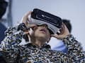Eintauchen in virtuelle Welten: Junge mit VR-Brille