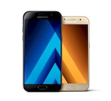 Das Samsung Galaxy A5 (l) und das Galaxy A3 (r) in der 2017er-Version.
