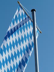 Die Staatsflagge Bayerns