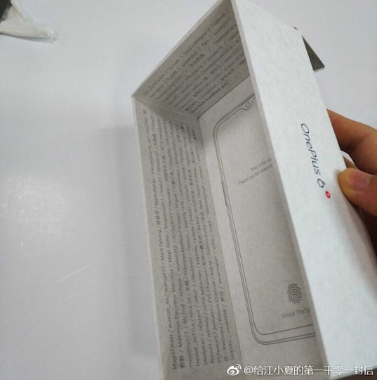 Das Bild zeigt die angebliche Verpackung des OnePlus 6T.
