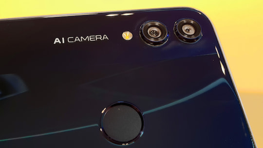 Die Dual-Kamera auf der Rckseite ist mit 20- und 2-Megapixel ausgestattet.